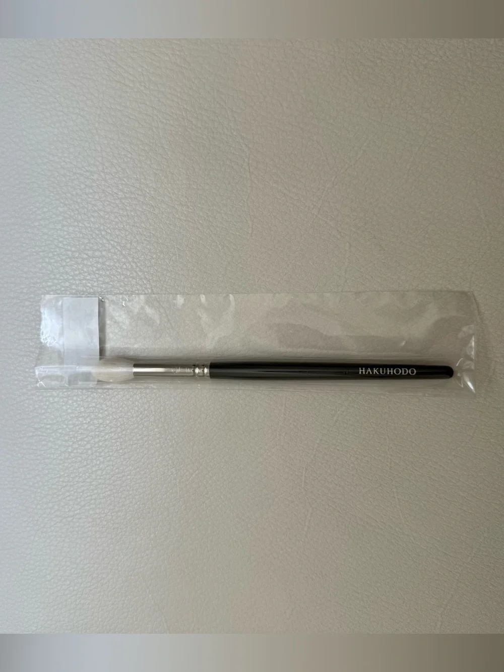 HAKUHODO J5522 BKSLN EYESHADOW ROUND